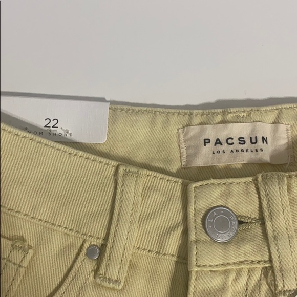 Rare NWT Pacsun | Yellow Mom Jean Shorts Size 22 - Picture 4 of 6